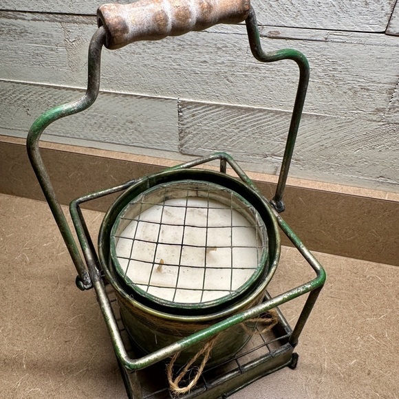 FARMHOUSE CANDLE HOLDER. GALVANIZED METAL WITH MOVABLE WOOD HANDLE. - Picture 3 of 9